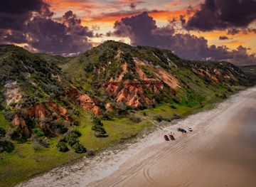 australia/fraser-island/attraction/red-canyon