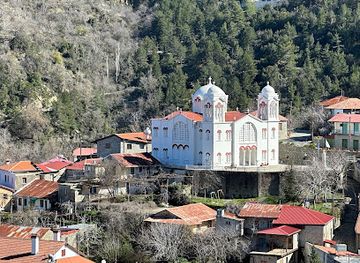cyprus/kykkos-monastery/attraction/archbishop-makarios-iii-statue