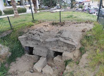 greece/macedonia/attraction/hellenistic-twin-macedonian-tombs