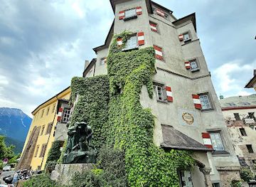 austria/innsbruck/attraction/father-and-son-or-anno-nine-war-memorial