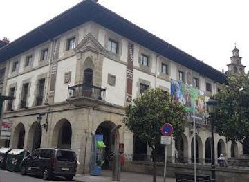 spain/bilbao/attraction/museo-de-la-paz-de-guernica