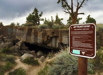 oregon/cascade-lakes-scenic-byway/attraction/redmond-caves