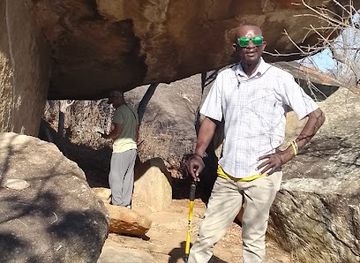 zimbabwe/matabeleland-south/attraction/inanke-cave-hiking-area
