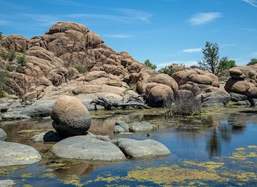 arizona/prescott-national-forest/attraction/watson-lake-park