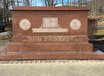 pennsylvania/allentown/attraction/jim-thorpe-memorial-hall