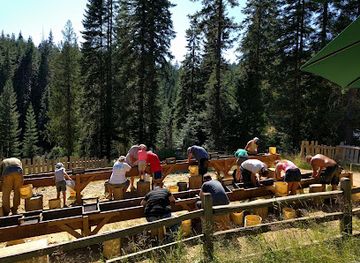 idaho/panhandle/attraction/emerald-creek-garnet-area