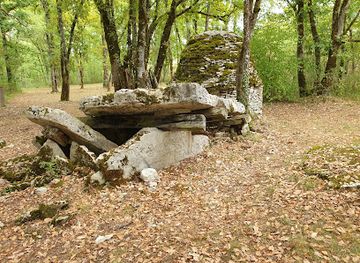 france/dordogne/attraction/le-dolmen-de-peyrelevade