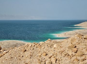 jordan/dead-sea/attraction/morze-martwe-bezplatna-plaza-i-solne-kry