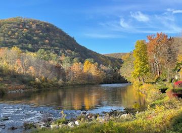 connecticut/housatonic-valley/attraction/west-cornwall-covered-bridge