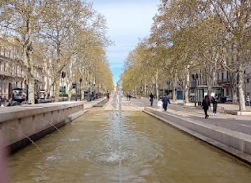 france/nimes/attraction/fontaine-et-jet-d-eau-de-la-gare