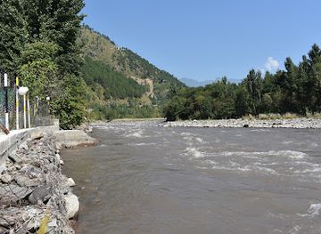 pakistan/kaghan/attraction/kiwai-waterfall