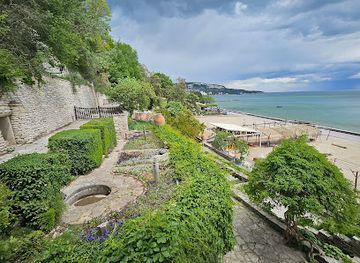 bulgaria/balchik/attraction/alley-of-wine