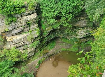illinois/matthiessen-state-park/attraction/st-louis-canyon-falls