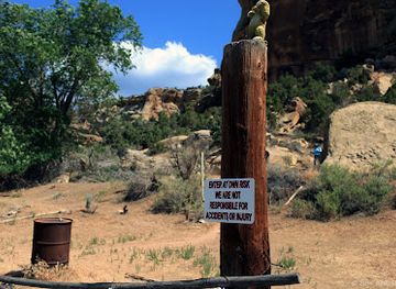 utah/flaming-gorge-national-recreation-area/attraction/mcconkie-ranch-petroglyphs