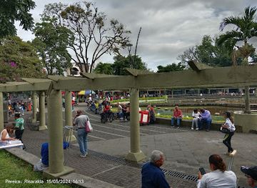 colombia/pereira/attraction/el-lago-park