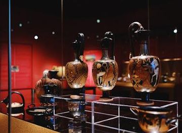 portugal/braga/attraction/the-art-of-drinking-the-bridge-collection