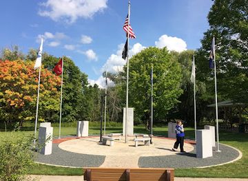 michigan/traverse-city/attraction/traverse-city-veterans-memorial-park