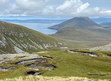 ireland/achill-island/attraction/hills-upon-keel-west