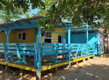 nicaragua/pearl-cays/attraction/little-corn-shop
