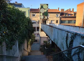 spain/oviedo/attraction/ascensor-de-acceso-a-los-jardines-de-la-rodriga