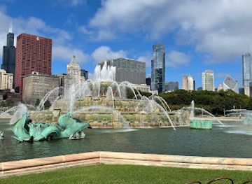 illinois/chicago/attraction/clarence-f-buckingham-memorial-fountain