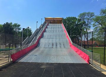 michigan/detroit/attraction/giant-slide