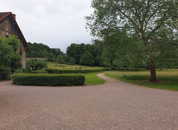 france/burgundy-vineyards/attraction/chateau-de-bourbilly