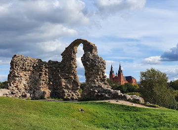 latvia/latgale/attraction/rezekne-hillfort-with-the-livonian-order-castle-ruins