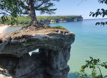 michigan/pictured-rocks-national-lakeshore/attraction/chapel-falls