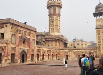 pakistan/central-punjab/attraction/fakir-khana-museum