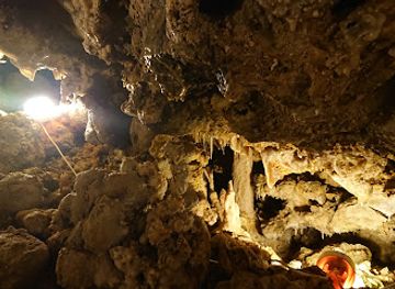 malta/ramla-bay/attraction/xerri-s-grotto