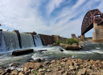 indiana/central-indiana/attraction/falls-of-the-ohio-state-park