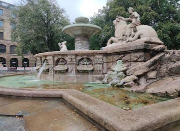 germany/munich/attraction/wittelsbacher-brunnen