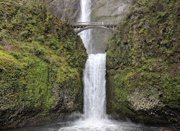 oregon/columbia-river-gorge/attraction/multnomah-falls-recreation-area