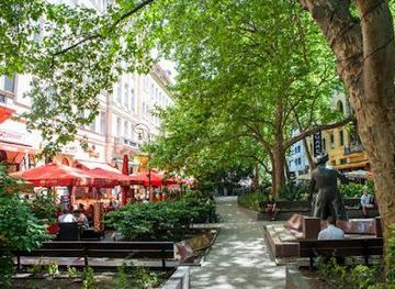 hungary/budapest/attraction/liszt-ferenc-ter