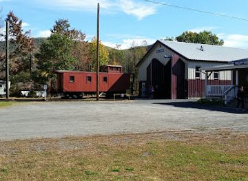 massachusetts/hampshire-county/attraction/shelburne-falls-trolley-museum