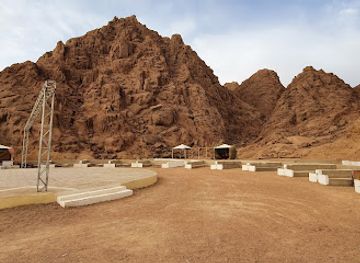 egypt/new-valley/attraction/wadi-al-khorom