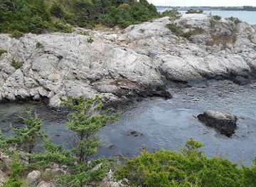 rhode-island/arcadia-management-area/attraction/fort-wetherill-state-park