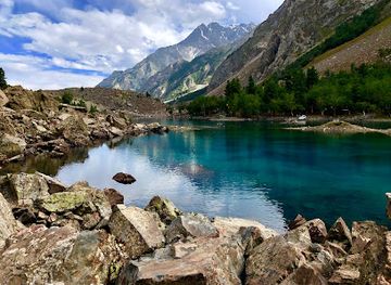 pakistan/northern-areas/attraction/blue-lake-nalter