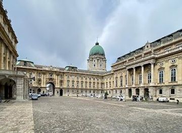 hungary/vac/attraction/buda-castle