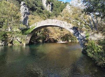 albania/gjirokaster/attraction/klidonia-ancient-stone-bridge