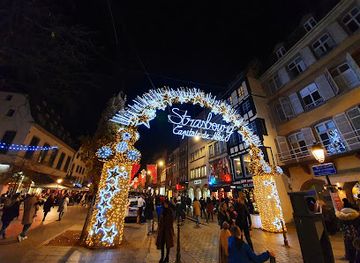 france/strasbourg/attraction/porte-d-entree-de-la-capitale-de-noel