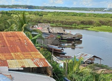 peru/iquitos/centro/attraction/plaza-28-de-julio