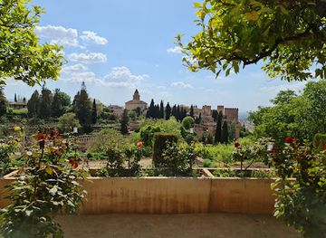 spain/granada/realejo-san-matias/attraction/jardines-del-generalife