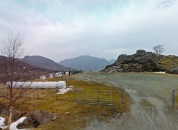 norway/lysefjord/attraction/wanderparkplatz-uber-dem-lysefjord