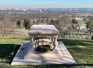 virginia/arlington/attraction/arlington-national-cemetery