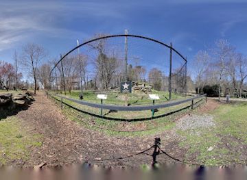 south-carolina/caesars-head-state-park/attraction/hollywild-animal-preserve