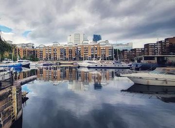 united-kingdom/windsor/landmark/st-katharine-docks-marina