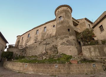 italy/irpinia/attraction/castello-macedonio