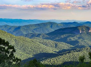 south-carolina/blue-ridge-mountains/attraction/view-looking-glass-rock-overlook